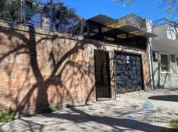 Casa · 106m² · 4 Ambientes · 1 Cochera · Casa 4 Ambientes con Patio y Terraza en Villa Pueyrredon