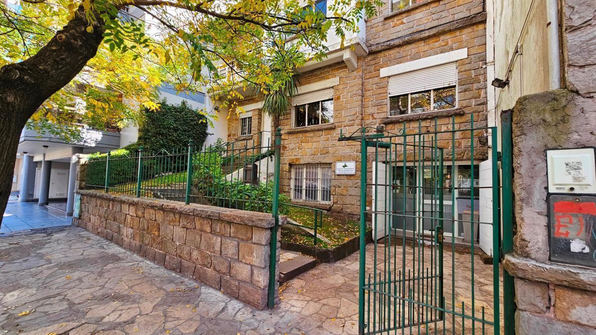 Chalet 3 plantas, 290m² cubiertos en Chauvín