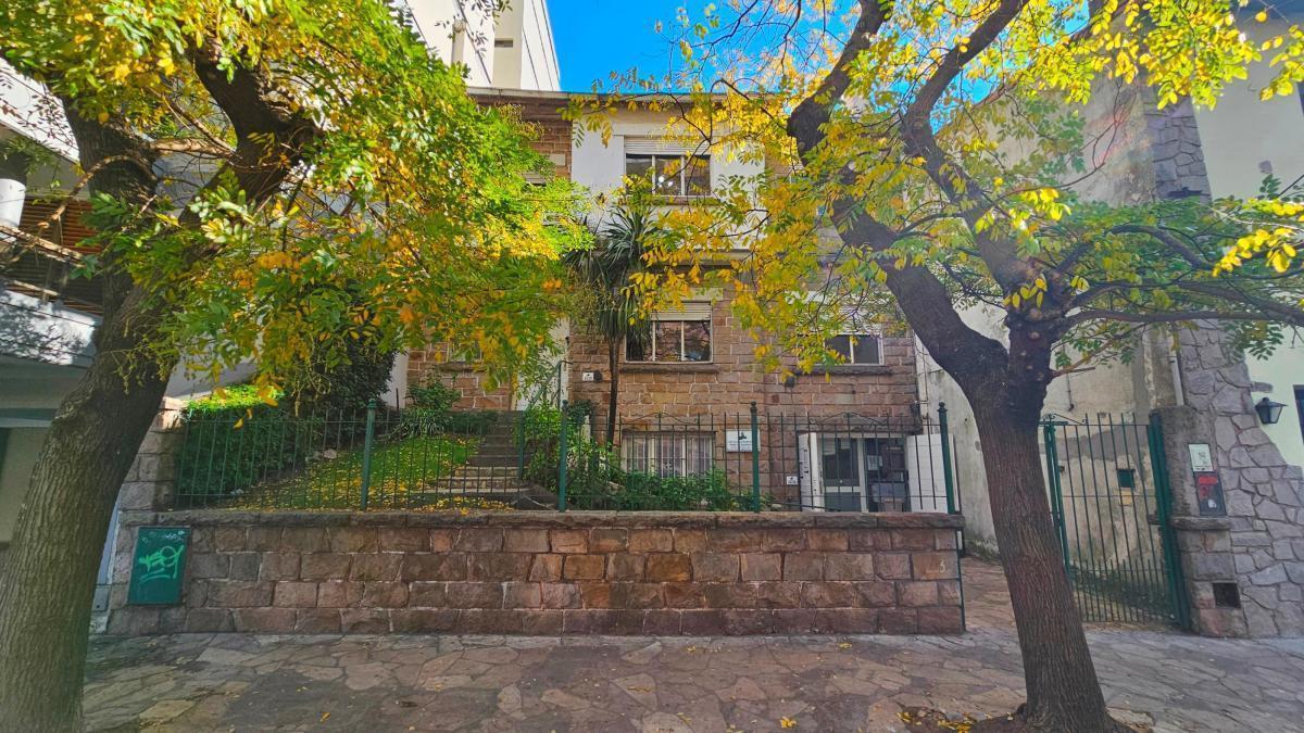 Superficie cubierta de 290m² soble lote de 10.40m x 32.91m