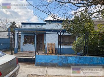 PH · 70m² · 4 Ambientes · 1 Cochera · Casa en Temperley 2 Dorm. y Entrada Para Auto
