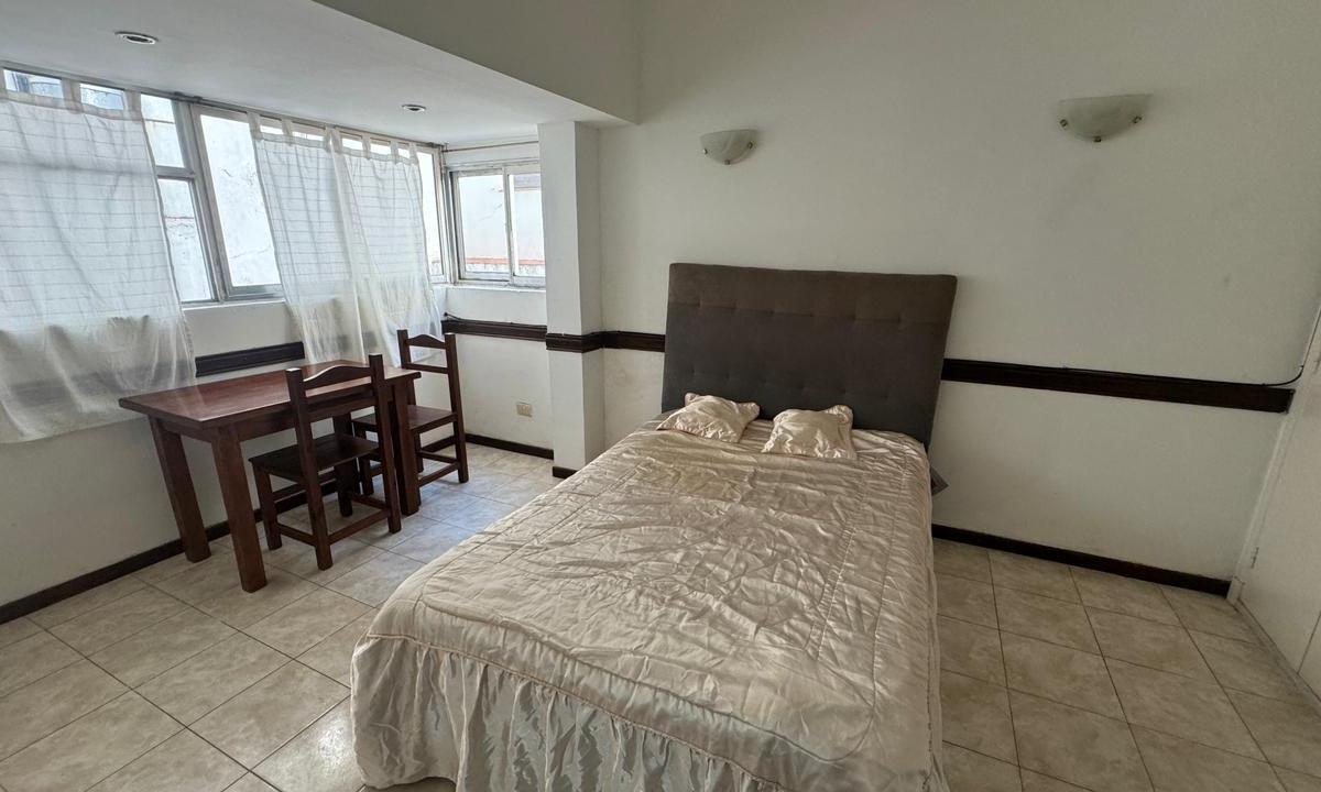 Vendido! Ambiente comodo, cocina separada. baño completo.
