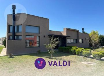 Casa · 968m² · 4 Ambientes · 2 Cocheras · Casa en Venta - Barrio Los Talas, Canning