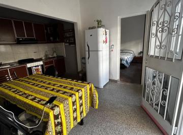 Casa · 115m² · 4 Ambientes · Amplio PH en Villa Maipu