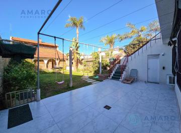 Casa · 193m² · 4 Ambientes · 2 Cocheras · ·venta · Casa ·3 Dorm. · Quincho · 2 Cocheras · Excelente Estado
