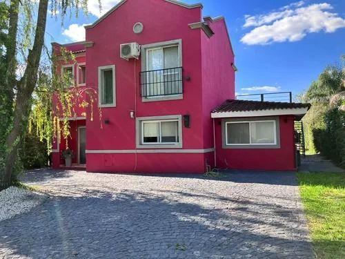 Casa · 185m² · 4 Ambientes · 3 Cocheras
