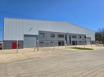 Bodega-Galpón · 2500m² · Nave Industrial en Alquiler - Pilarica