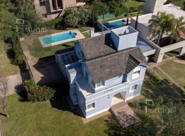 Casa · 320m² · 4 Dormitorios · 3 Cocheras · Oportunidad - Venta - Casa - Valle Escondido, Los Cielos - Jardin - Pileta