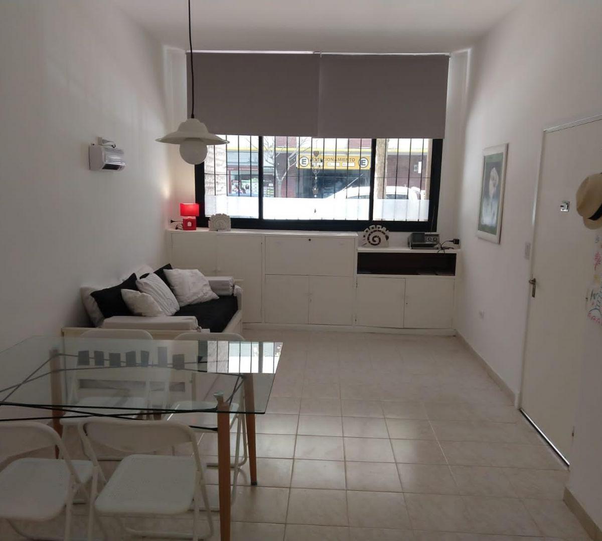 Venta de Departamento 2 ambientes reciclado A la calle
