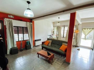 Casa · 78m² · 5 Ambientes · 1 Cochera · Casa - Ensenada