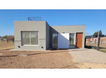 Casa · 60m² · 2 Ambientes · Casa a Estrenar en Venta en Piñero