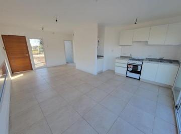 Casa · 60m² · 2 Ambientes · Oportunidad Casa en Piñero, Los Pinos