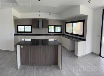 Casa · 230m² · 4 Ambientes · 2 Cocheras · Casa 3 Dorm., Suite, Depcia. a Estrenar, Piscina, Parrilla. Venta. El Cantón Islas