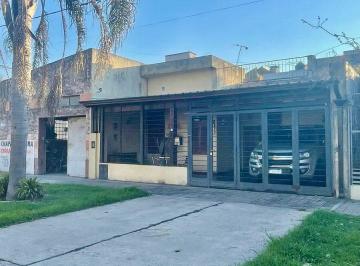Casa · 170m² · 4 Ambientes · 1 Cochera · Casa 3 Dormi 125.000 Usd