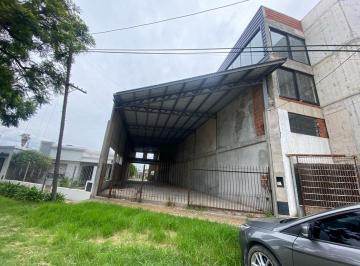 Local comercial · 350m² · 3 Cocheras · Local en Alquiler Zarate