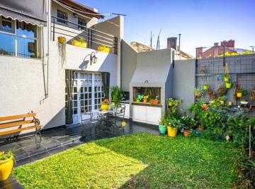 Casa · 210m² · 5 Ambientes · 1 Cochera · Venta - Casa 3 Dorm. en Esquina - Azcuénaga, Rosario.