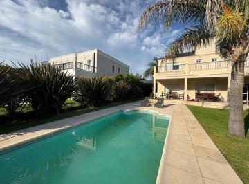 Casa · 180m² · 4 Ambientes · 3 Cocheras · Casa en Alquiler Permanente Haras Santa Maria