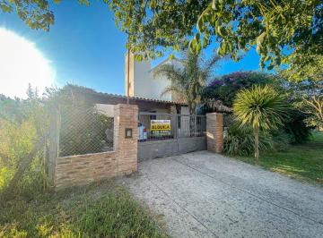 Casa · 156m² · 5 Ambientes · 2 Cocheras · Casa 3 Dorm. con Piscina en Roldán