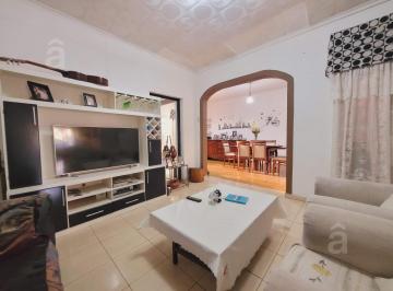 Casa · 159m² · 3 Ambientes · 1 Cochera · Casa en Venta en Villa Ballester - Tres Ambientes.