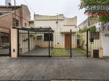 Casa · 125m² · 4 Ambientes · 1 Cochera · Casa en Bernal