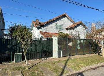Casa · 140m² · 3 Ambientes · 5 Cocheras · Venta Casa 3 Ambientes en 2 Lotes de Terrenos de 300 m c/u