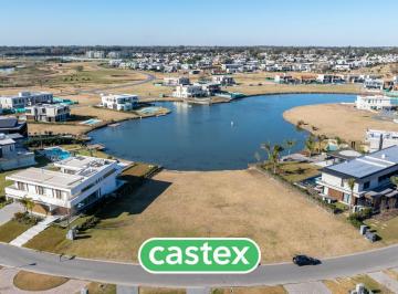 Terreno · 982m² · Lote en Venta en Terralagos, Canning