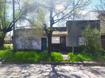 Casa · 80m² · 3 Ambientes · Se Vende Casa a Reciclar. Oportunidad.