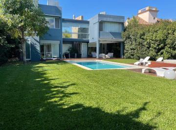 Casa · 268m² · 5 Ambientes · 2 Cocheras · Casa en Venta en Barrio St. Mathews Village - Pilar