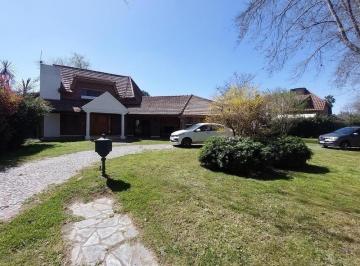Casa · 275m² · 6 Ambientes · 2 Cocheras · Casa en Venta en Mapuche Country Club, Pilar, G. B. a. Zona Norte
