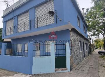 Casa · 75m² · 4 Ambientes · 1 Cochera · Casa - Buceo. 3 Dorm. y Cochera