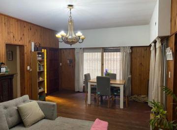 Casa de 5 ambientes, Almirante Brown · Chalet de 5 Ambientes, Cocheras y Espacio Verde