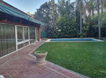 Casa · 272m² · 4 Ambientes · 1 Cochera · Hermosa Casa Tipo Chalet en Barrio Cerrado - Escobar