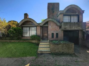 Casa · 180m² · 6 Ambientes · 1 Cochera · Casa en Venta - Ituzaingó Norte - Alberti Al 100