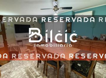 Casa · 141m² · 4 Ambientes · 2 Cocheras · Vivienda 3 Amb. + Depto en Pleno Centro de Lanús