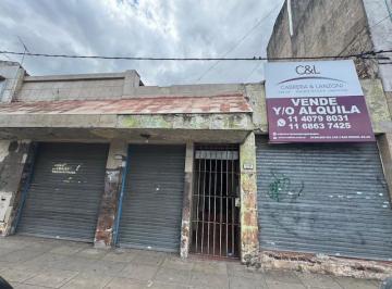 Local comercial · 153m² · Terreno en Venta con Dos Locales y Una Vivienda!