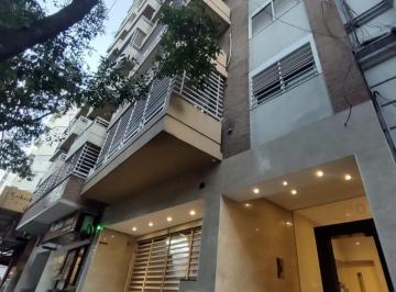 Departamento · 50m² · 3 Ambientes · 2 Cocheras · Departamento de 3 Ambientes Al Frente con Balcón. 2 Cocheras Fijas Cubiertas. con Renta.
