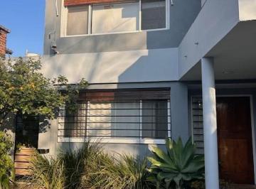 Casa de 6 ambientes, San Isidro · Muy Buena Casa Racionalista en Martinez Excelente Ubicacion de Seis Ambientes
