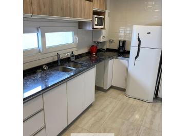 Departamento · 65m² · 2 Dormitorios · 1 Cochera · Departamento Tres Ambientes Amoblado y con Cochera Fija
