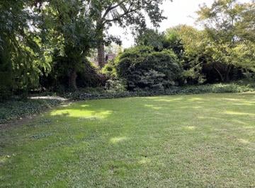 Terreno · 628m² · 8 Ambientes · 2 Cocheras · Casa en Las Lomas de Beccar