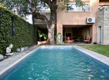 Casa de 7 ambientes, Tres de Febrero · Venta Impecable Chalet 7 Ambientes en Ciudad Jardin!