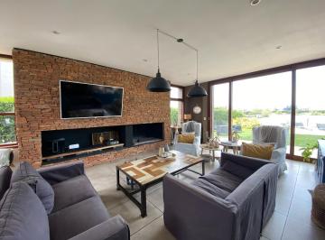 Casa · 280m² · 4 Ambientes · 3 Cocheras · Alquiler Temporario Lagos del Norte - Al Agua!