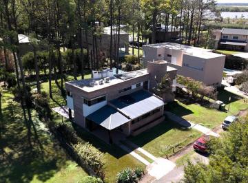 Casa · 280m² · 3 Dormitorios · 2 Cocheras · Casa en Venta en Barrio Puerto Paraiso General Lagos