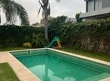 Casa · 230m² · 4 Ambientes · Casa Venta 3 Dorm. Oportunidad!