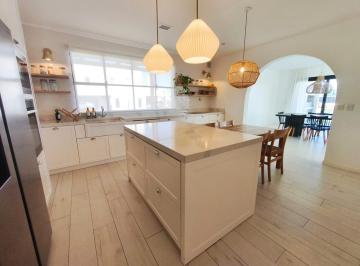 Casa · 345m² · 7 Ambientes · 6 Cocheras · Casa Premium Costas Puertos Escobar Al Lago