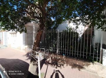 Casa · 190m² · 3 Ambientes · 1 Cochera · Se Vende Casa en B° General Paz 2 Dormi con Patio y Cochera