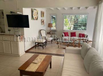 Casa Alquiler Temporal de 5 ambientes · Propiedad en Alquiler en Pinamar Zona Norte / Frontera Ideal Grupos Grandes