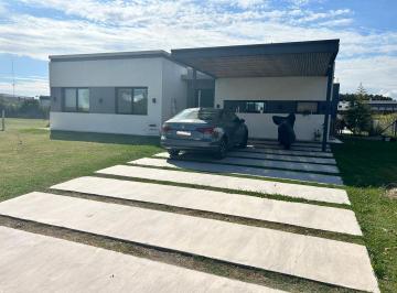 Casa · 180m² · 4 Ambientes · 2 Cocheras · Casa en Alquiler, Barrio San Felipe, 4 Ambientes + H. Office