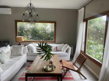 Casa · 260m² · 8 Ambientes · 2 Cocheras · Alquiler Verano 2025 en Santa Barbara