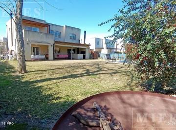 Casa · 225m² · 5 Ambientes · 2 Cocheras · Casa en Venta Sobre Lote Interno San Matias Area 5