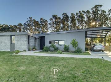 Casa · 170m² · 4 Ambientes · Moderno Chalet en Barrancas de San Benito