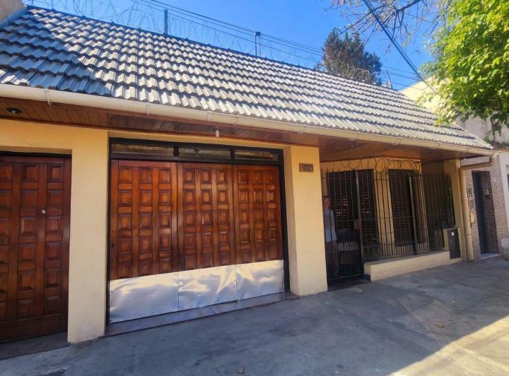 Casa · 160m² · 5 Ambientes · 2 Cocheras